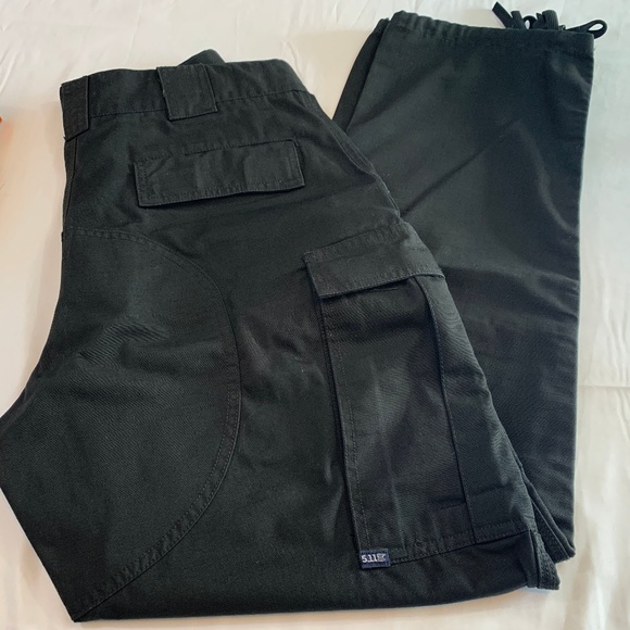 5.11 Other - 🍩5.11 Size M Black Cargo Uniform Pants (E)